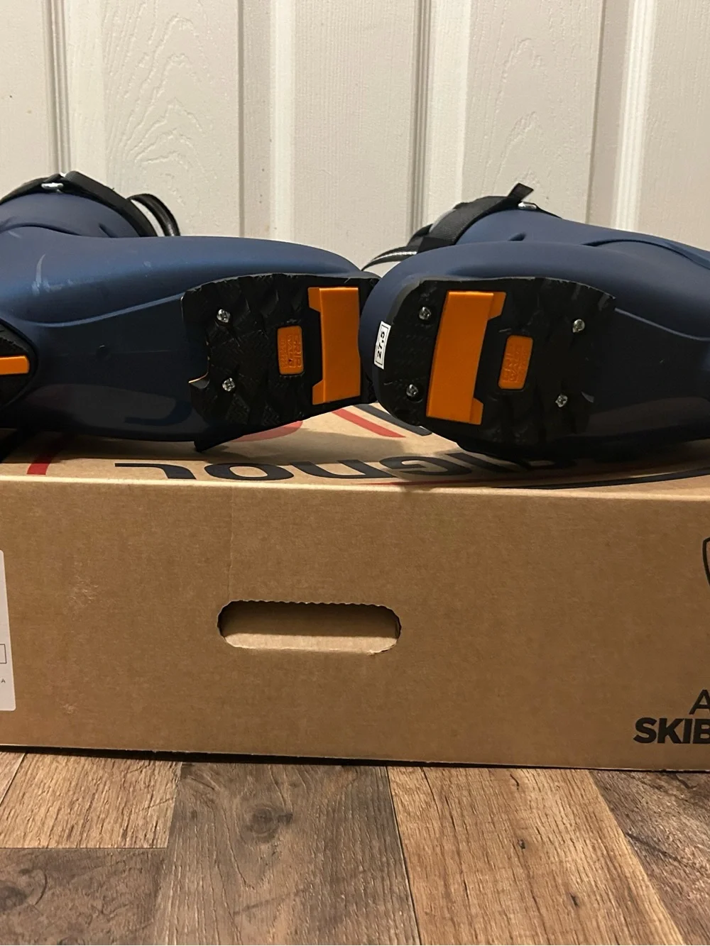Rossignol Vizion 4B 120 MV GW Mens Size 27.5 Ski Boots NEW 25/26